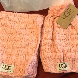 Ugg Hat And Scarf Set $$55firm